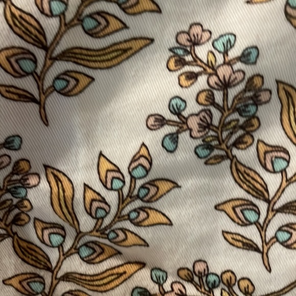 Womens shorts - Picture 2 of 3